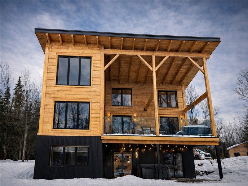 Wooden Chalet on the shores of Lake Preissac | Spa & Sauna