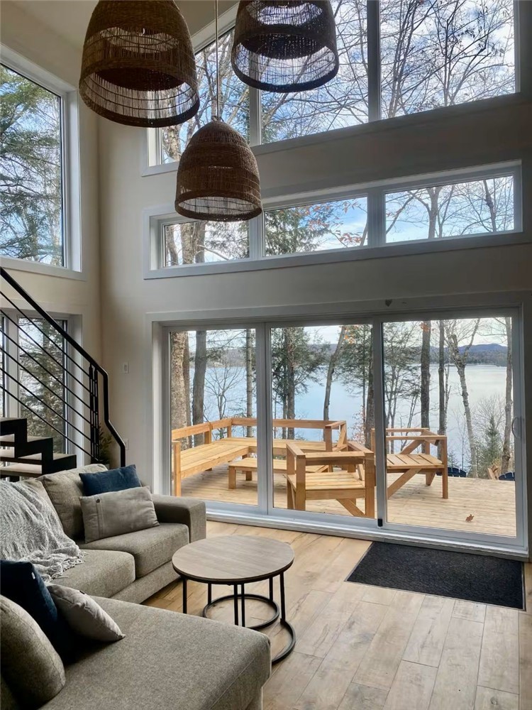 LOCATION COURT TERME PERMISE - CHALET AVEC VUE SUR L'EAU ET ACCÈS PLAGES MUNICIPALES