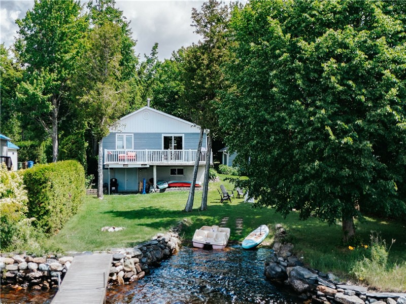 Confort au Bord du Lac Aylmer | Évasion du Douze59