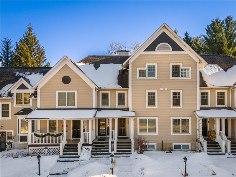 Condo Lac-Brome (Accès lac, tennis, piscine)