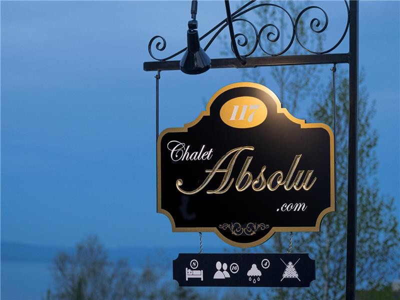 Magnifique chalet de 8 chambres sur 3 étages! Divertissement et vue spectaculaire vous attendent