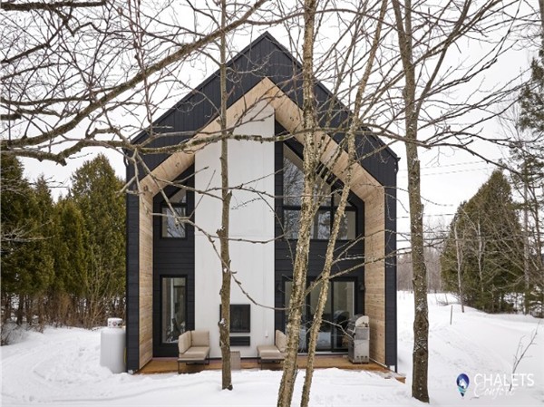 Chalet Altitude | River • Pets