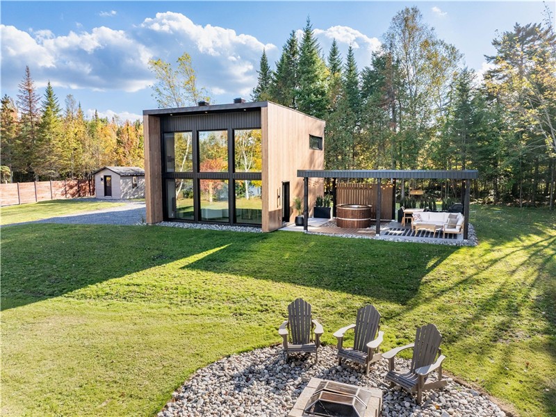 Private Spa & Direct Lake Access | Le Maka