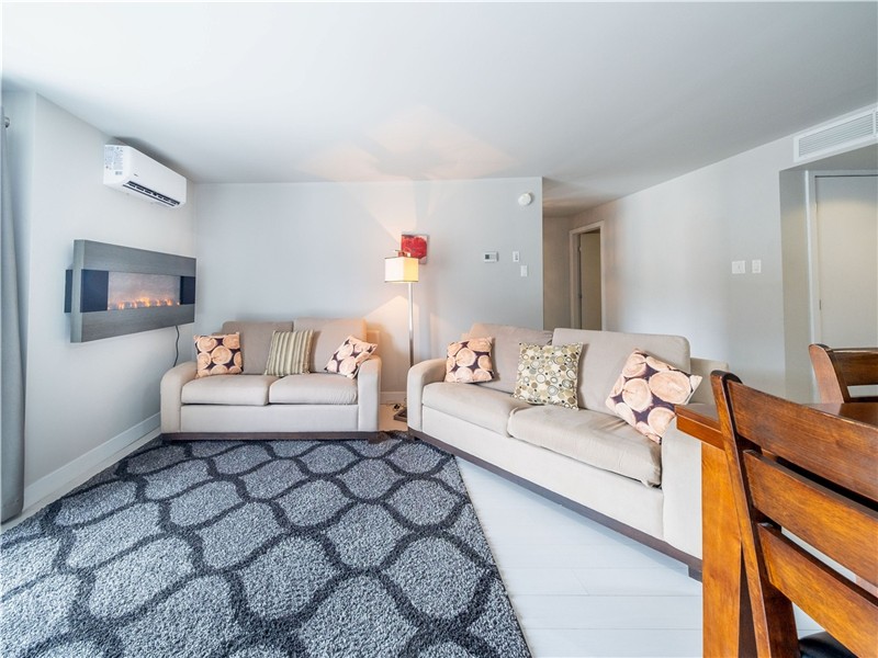 Modern Condo with Pool | Le Rendez-Vous