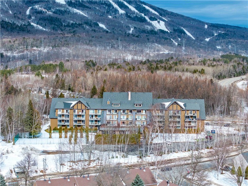 Modern Condo with Pool | Le Rendez-Vous