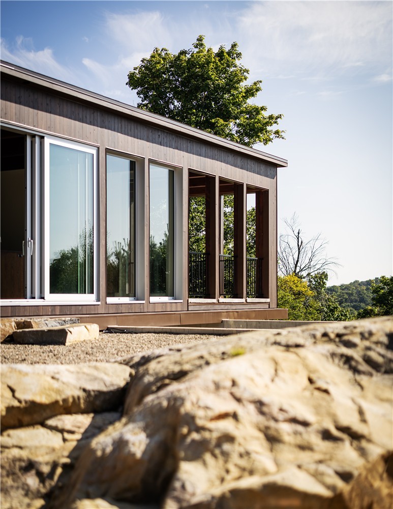 Maison Nord: refuge architectural dans les Laurentides