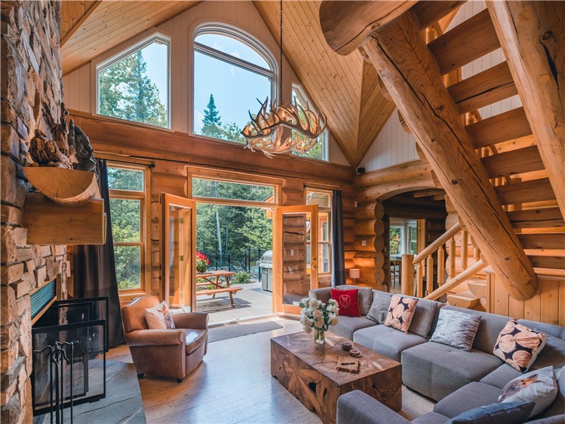 Chalet Grey Goose Spa Lakefront