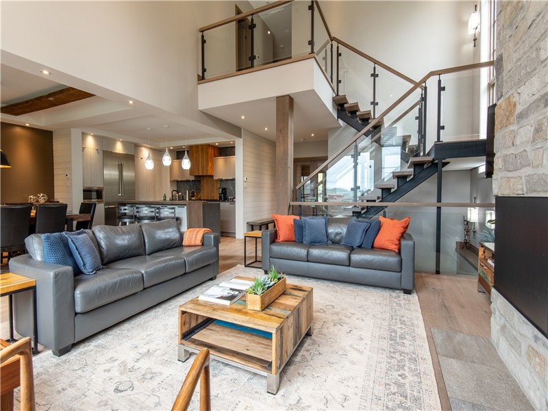 Havre Des Légendes 102 | Ski-in/Ski-out à distance de marche | Spa, vue lac & montagne | 3230 pi²