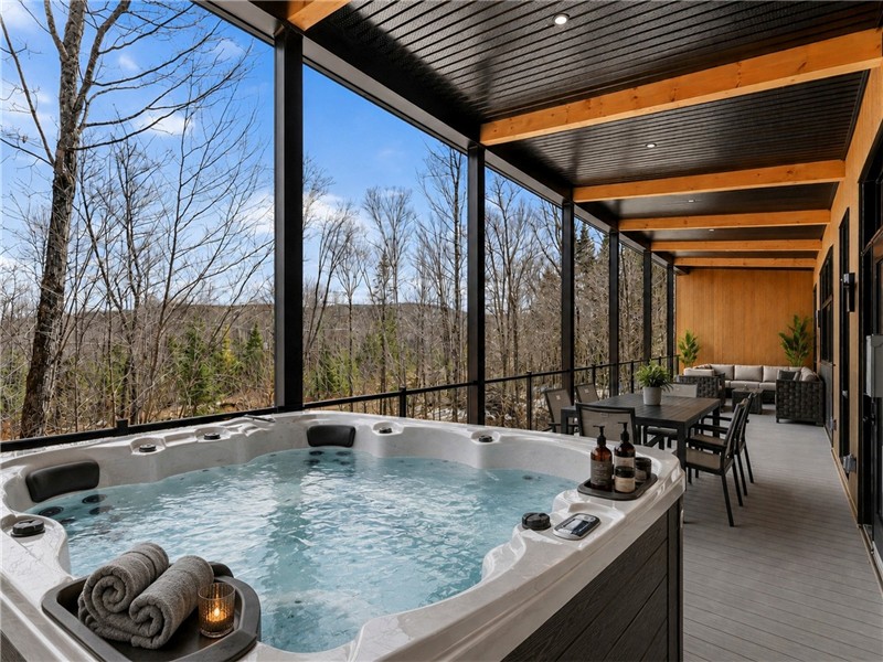 Chalet with Spa & Sauna | Sleeps Up to 10 Guests