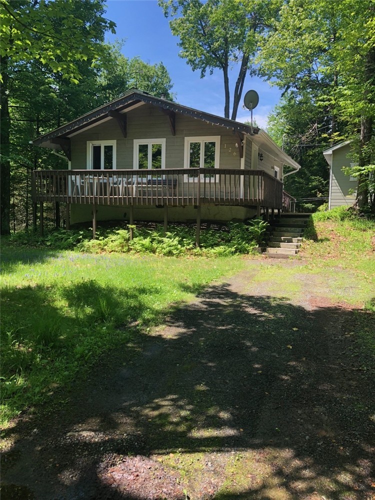 126 Chem. des Pins, Saint-Adolphe-d'Howard, QC J0T 2B0
