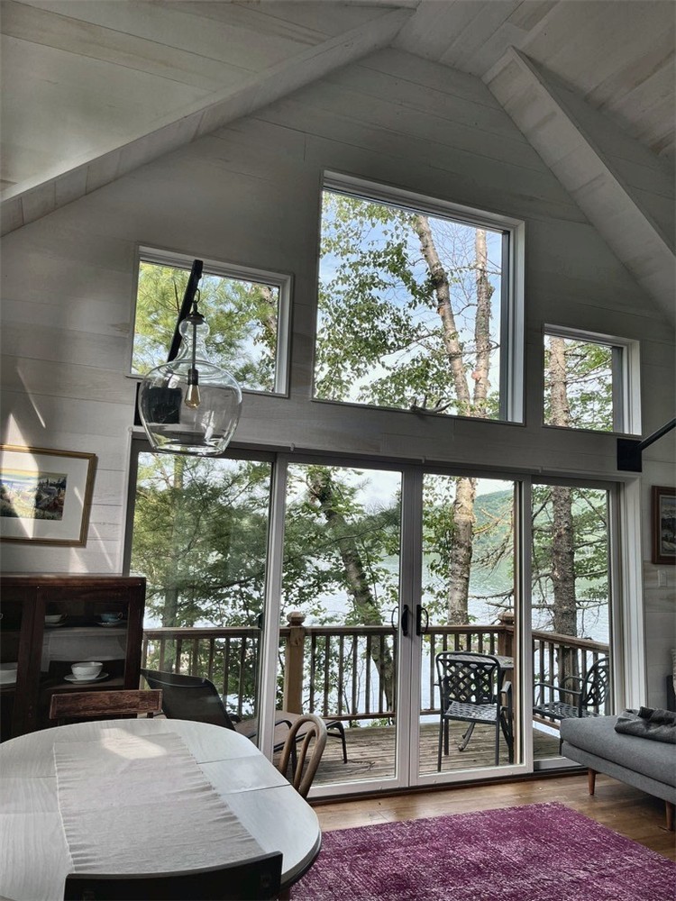 Charmant chalet scandinave directement sur le Lac Mercier
