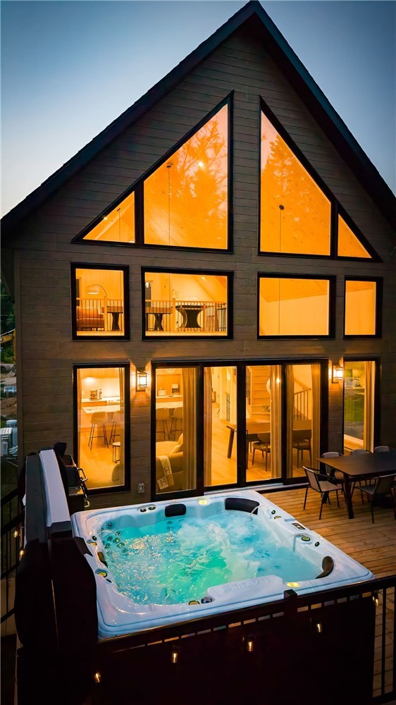 Spa & Pool Table, Shared pool | Chalet Taïga