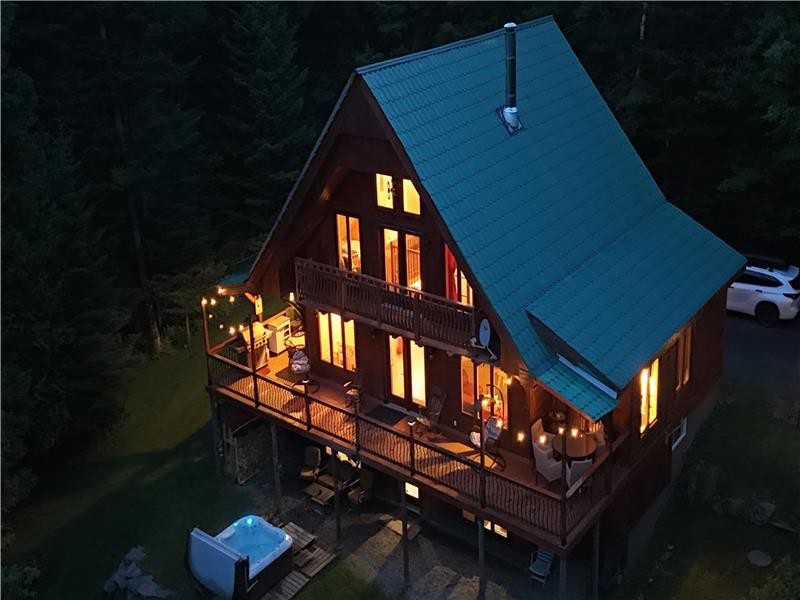 Chalet Hopelaï - Grand Chalet style Norvégien en Estrie