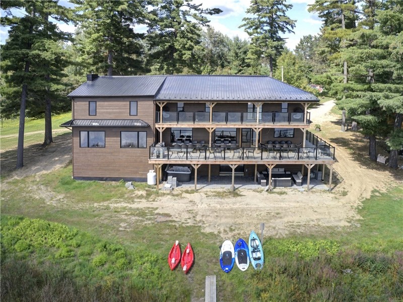 MANOIR LAC DU CERF- 43 PERS, SPA, MOVIE THEATER, WATERFRONT