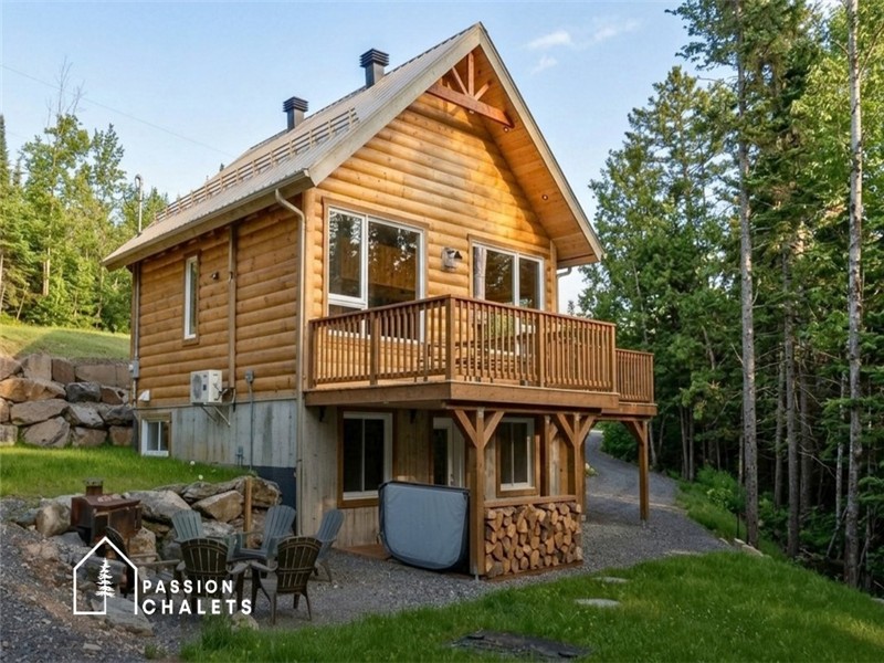 * PASSION CHALETS* | LE PIC-BOIS | SPA - NEAR OWL'S HEAD MOUNTAIN – FIREPLACE – TERRACE – EV CHARGER