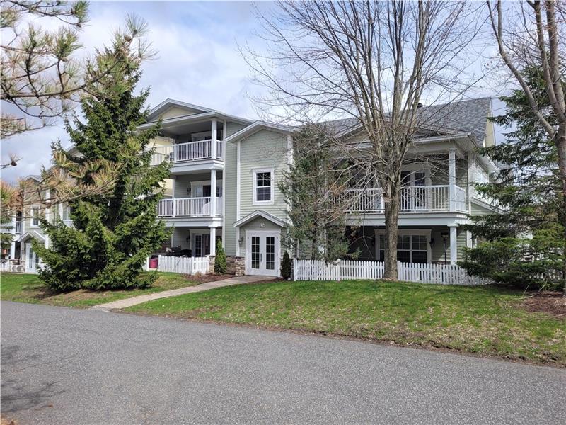 Condos des Versants with pool and spa