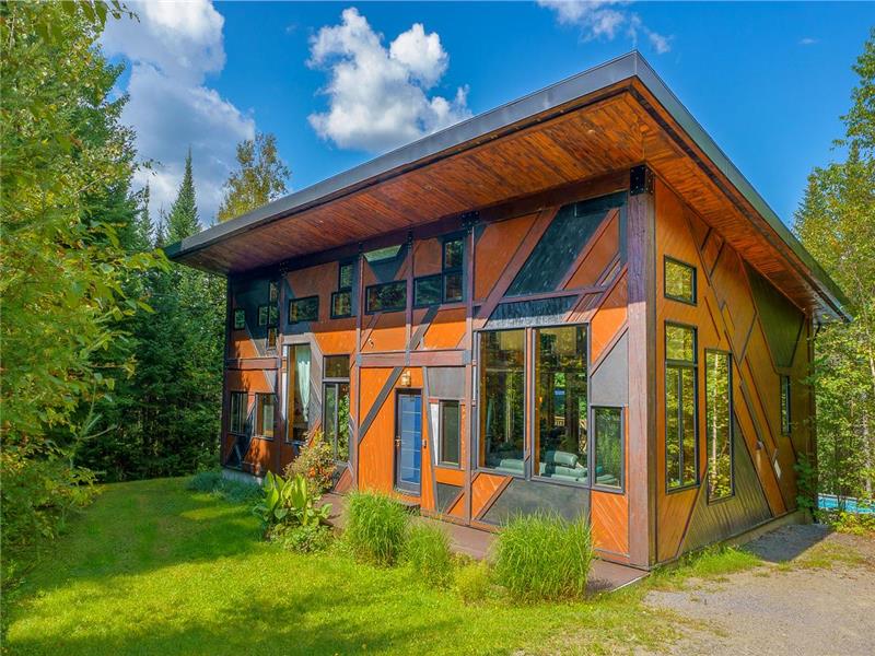 The Sculptural: Design Chalet with Hot Tub & Billiards