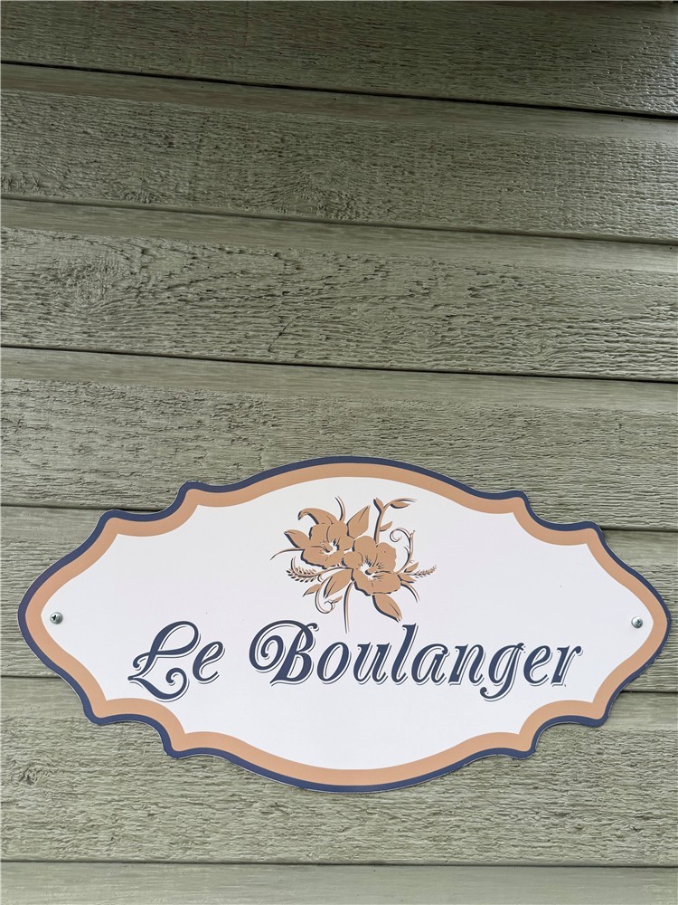 20 minutes of the city îles d'Orleans for 10 pers. 5 bedrooms 2 bathroom quiet safe No pets
