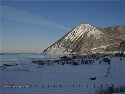 Maison avec vue sur mer  Mont-St-Pierre en Haute Gaspsie