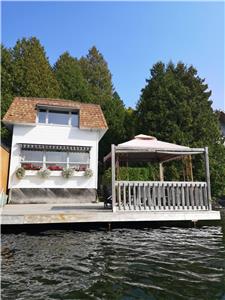 Chalet, bord du lac des Piles