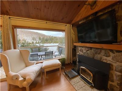 Chalet Bellefeuille sur Lac propre tranquil et baignable