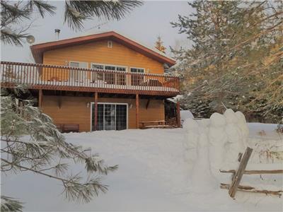 Chalet bord de l'eau St-Znon  louer. 1h30 de Montral !!!