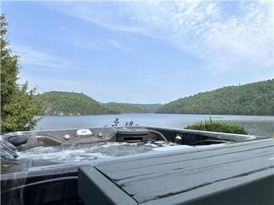 Ask about fall deals! Oct Nov discounts! Hot Tub year round!Lakehouse Paradise.