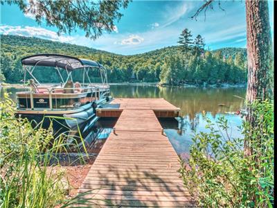 Chalet Champagne - HOT TUB, Luxurious, Modern, Waterfront, Near Mont Tremblant