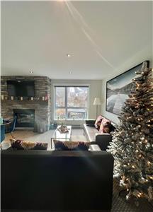 La Bagatelle Bromont + Private Jacuzzi + Private locker - Directly on the mountain