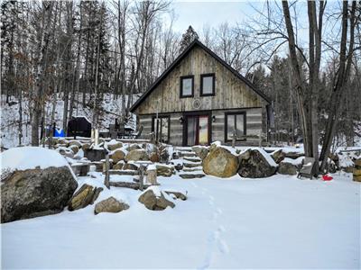 Cottage with lots winter activities / 1.5 hrs from Ottawa