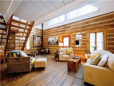 UNIQUE - Cheerful wooden chalet - comfort and rustic character - all equipped - ski - Bromont