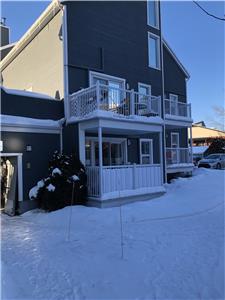 Charming condo in Magog with pool - Near the lake