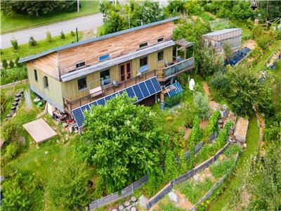 Winter season - Unique & charming straw bale eco house