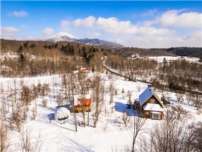 Bright cottage in Estrie - Skiing & Spa 10 minutes away