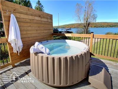 * PASSION CHALETS * | LE DUC | SPA - WATERFRONT - FIREPLACE