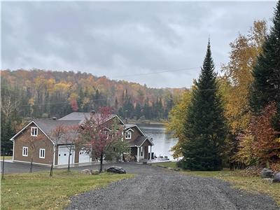 Waterfront chalet with spa, OFFER months of March and April
