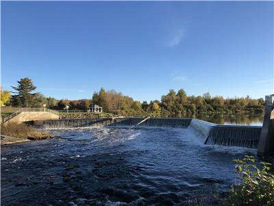 Cachette de la rivire au saumon et spa