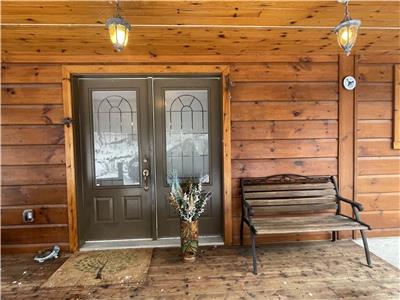 UNIQUE FIND: SPACIOUS 4 BR LAKEFRONT CHALET IN A GREAT LOCATION ON LAC MANITOU