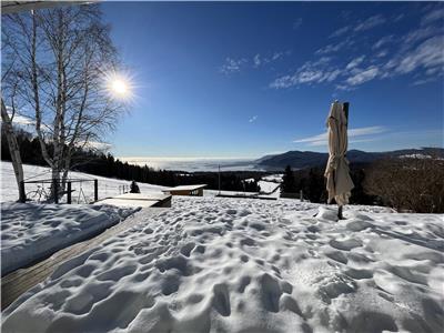 Chalet renov avec vues spectaculaires, piscine et spa