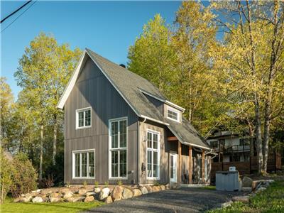 Lac Brome House for sale, Access to lake, EV charging