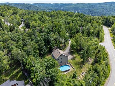 Beautiful Chalet in Morin Heights