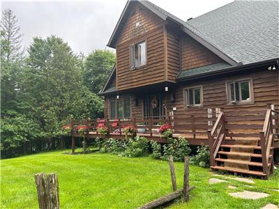 Cottage life in Morin Heights NEW Listing