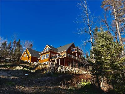 Luxurious Riverside Chalet in the Heart of Nature - only 35 Minutes from Mont Tremblant