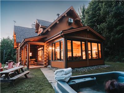 Chalet Authentik 17 | Spa, Piscines et Bord de lac - Fiddler Lake Resort