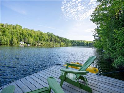 Le Petit Douillet perch sur le lac
