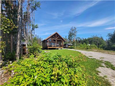 La petite vasion - chalet en bordure du fleuve St-Laurent