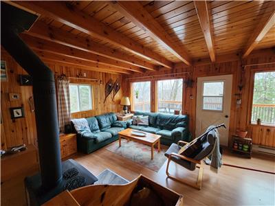 Cozy Chalet in Morin-Heights
