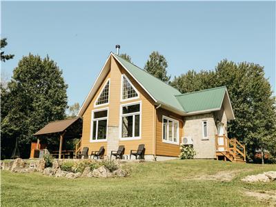 Chalet Le Malard - En bordure du lac Joseph au Centre du Qubec