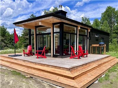 Chalet Chik Shack neuf  5 minutes du Mont-Orford, Idal pour travail  distance!