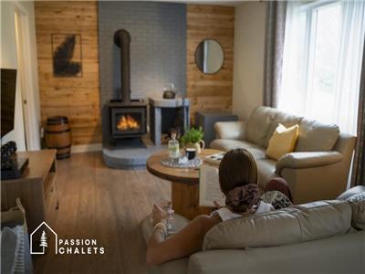 * PASSION CHALETS * | CHALET  RYTHME | SPA - SMALL LAKE - DOCK - KAYAKS - FIREPLACE - SKIING - PET